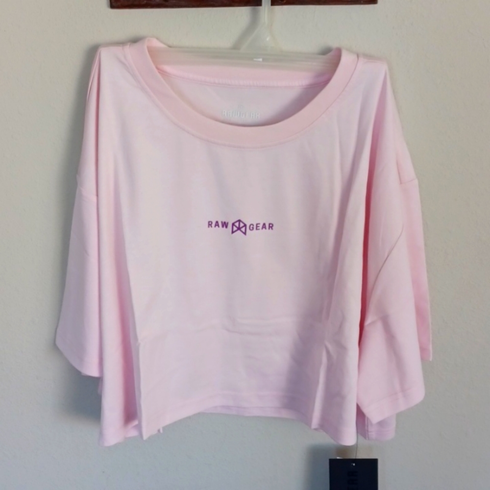 NWT Raw Gear Cropped Essentials Tee